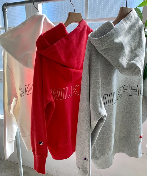 パーカー ミルクフェド チャンピオン MILKFED メンズ レディース 赤 CHAMPION EMBROIDERY BAR PATCH HOODIE MILKFED.（ミルクフェド）の「MILKFED. x CHAMPION EMBROIDERY