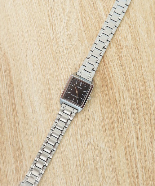 CASIO(カシオ)の「CASIO 角型メタル クォーツ スタンダード アナログ スクエアフェイス メタルバンド LTP-V007D(アナログ腕時計・レディース・シルバー/シルバー系その他2/シルバー×ブラック/シルバー系その他3/シルバー系その他/シルバー系その他4・FREE)」の19枚目の写真
