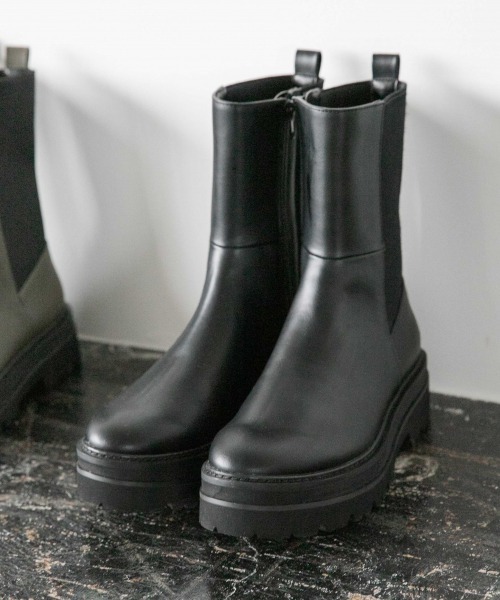 LOWRYS FARM（ローリーズファーム）の「バックゴアブーツ　894406（ブーツ・レディース・ブラック/カーキ・MEDIUM/LARGE）」の2枚目の写真