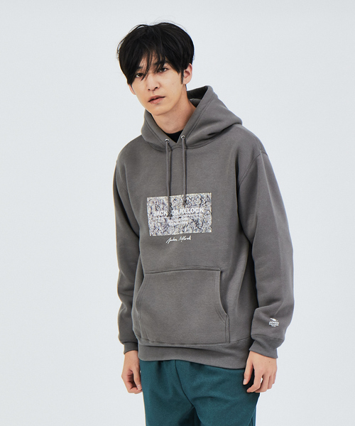 ABAHOUSE（アバハウス）の「【Pollock】Number31 プルオーバーパーカー（パーカー・メンズ・ホワイト/ブラウン/ブラック/グレイッシュブルー・46/50/48）」の4枚目の写真