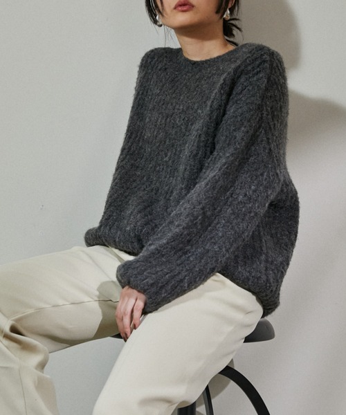 ECRIRE(エクリール)の「モヘアオーバーニットプルオーバー(ニット/セーター・レディース・チャコールグレー/ブラウン/グレー/ブルー・フリー)」の2枚目の写真