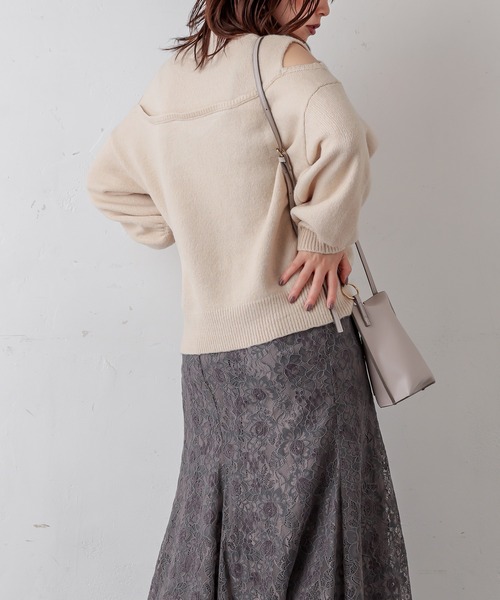 natural couture（ナチュラルクチュール）の「ショルダースリットブークレーニット（ニット/セーター・レディース・ベージュ/グレー/オフホワイト/グリーン・FREE）」の7枚目の写真