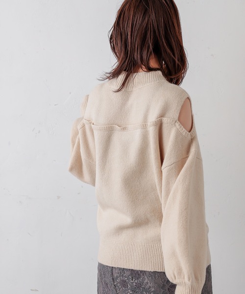 natural couture（ナチュラルクチュール）の「ショルダースリットブークレーニット（ニット/セーター・レディース・ベージュ/グレー/オフホワイト/グリーン・FREE）」の6枚目の写真