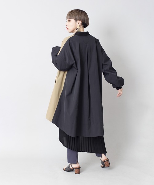 OSMOSIS（オズモーシス）の「バイカラービッグフレアーコート