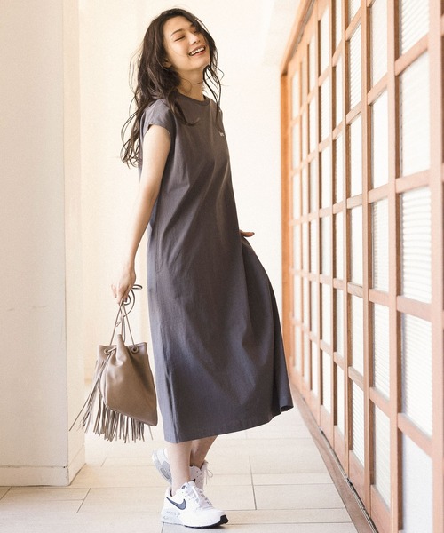 BAYFLOW（ベイフロー）の「【Lee(リー)】カットソーワンピース（ワンピース・レディース・チャコールグレー/ベージュ/オフホワイト・FREE）」の18枚目の写真