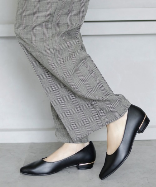 chocolates(チョコラテス)の「晴雨兼用 ポインテッドローヒールパンプス【日本製】(パンプス・レディース・ライトピンク/マスタード/ブラック/ライトグリーン/ライトグレー/ブラック系その他/モカ/ベージュ・22cm/24cm/23.5cm/23cm/22.5cm/24.5cm/25cm)」の21枚目の写真