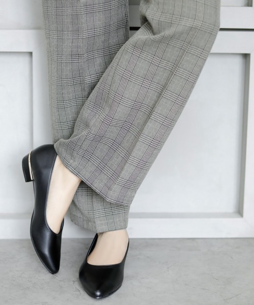 chocolates(チョコラテス)の「晴雨兼用 ポインテッドローヒールパンプス【日本製】(パンプス・レディース・ライトピンク/マスタード/ブラック/ライトグリーン/ライトグレー/ブラック系その他/モカ/ベージュ・22cm/24cm/23.5cm/23cm/22.5cm/24.5cm/25cm)」の19枚目の写真