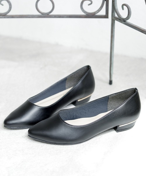 chocolates(チョコラテス)の「晴雨兼用 ポインテッドローヒールパンプス【日本製】(パンプス・レディース・ライトピンク/マスタード/ブラック/ライトグリーン/ライトグレー/ブラック系その他/モカ/ベージュ・22cm/24cm/23.5cm/23cm/22.5cm/24.5cm/25cm)」の12枚目の写真