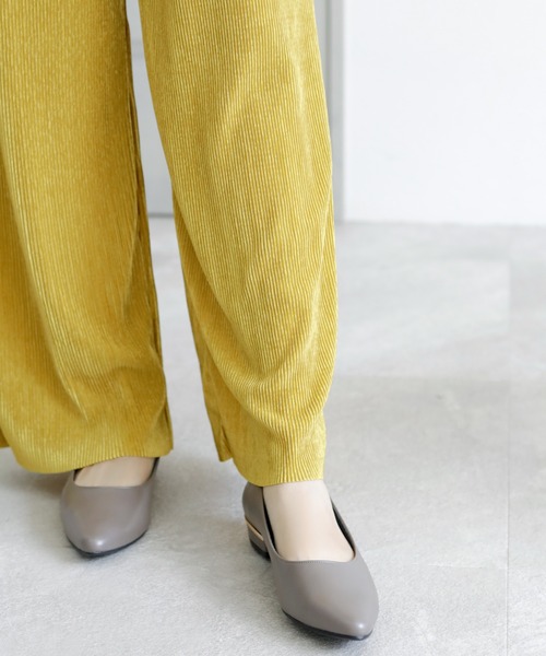 chocolates(チョコラテス)の「晴雨兼用 ポインテッドローヒールパンプス【日本製】(パンプス・レディース・ライトピンク/マスタード/ブラック/ライトグリーン/ライトグレー/ブラック系その他/モカ/ベージュ・22cm/24cm/23.5cm/23cm/22.5cm/24.5cm/25cm)」の11枚目の写真