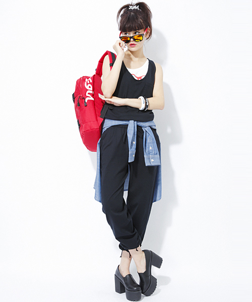 X-girl(エックスガール)の「【NYLON6月号掲載】SK8 BACKPACK 2015(バックパック/リュック・レディース・ブラック/レッド/グリーン/ネイビー・ONE SIZE)」の7枚目の写真