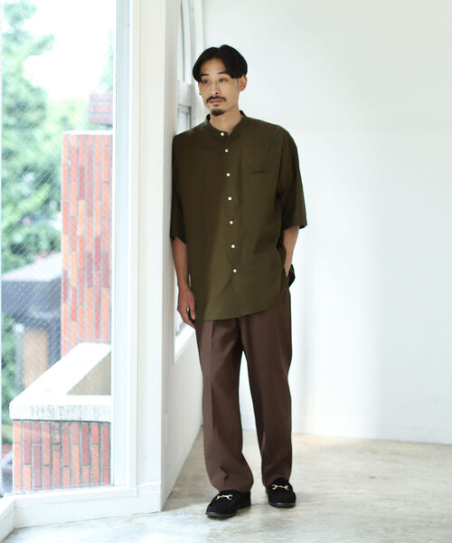 BEAMS（ビームス）の「BEAMS / バンドカラー イージー 5分袖 シャツ（シャツ/ブラウス・メンズ・ベージュ/ネイビー/オリーブ・MEDIUM/X-LARGE/SMALL/LARGE）」の6枚目の写真