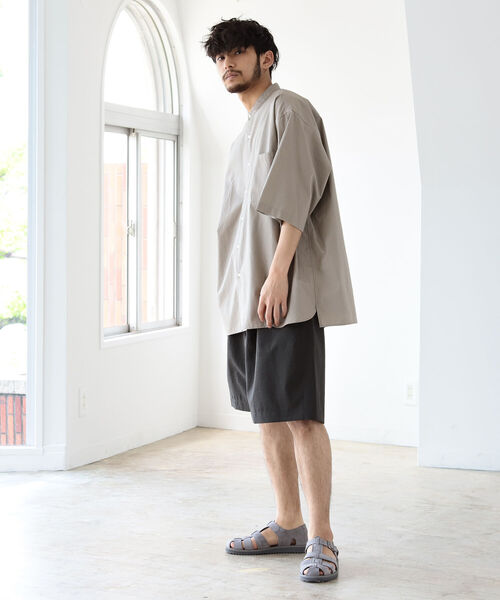 BEAMS（ビームス）の「BEAMS / バンドカラー イージー 5分袖 シャツ（シャツ/ブラウス・メンズ・ベージュ/ネイビー/オリーブ・MEDIUM/X-LARGE/SMALL/LARGE）」の8枚目の写真
