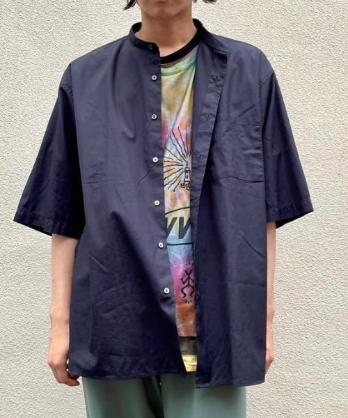 BEAMS（ビームス）の「BEAMS / バンドカラー イージー 5分袖 シャツ（シャツ/ブラウス・メンズ・ベージュ/ネイビー/オリーブ・MEDIUM/X-LARGE/SMALL/LARGE）」の3枚目の写真