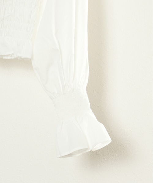 SHEER flow(シアーフロウ)の「【インフルエンサー Lizプロデュースアイテム】シャーリングブラウス(シャツ/ブラウス・レディース・ブラック/ホワイト・FREE)」の12枚目の写真