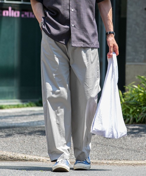 ITEMS URBANRESEARCH（アイテムズ アーバンリサーチ）の「2タック ワイドパンツ（その他パンツ・メンズ・ブラック/ダークグレー/グレー/ベージュ・MEDIUM/SMALL/LARGE）」の3枚目の写真