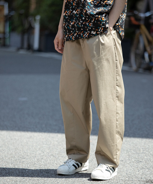 ITEMS URBANRESEARCH（アイテムズ アーバンリサーチ）の「2タック ワイドパンツ（その他パンツ・メンズ・ブラック/ダークグレー/グレー/ベージュ・MEDIUM/SMALL/LARGE）」の16枚目の写真