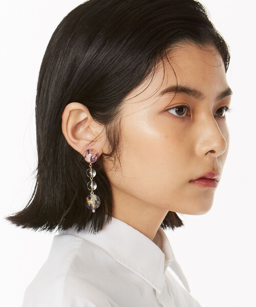 ANEVER（アンエバー）の「FLOWER BALL DROPPED ピアス（ピアス（両耳用）・レディース・ホワイト系・F）」の6枚目の写真