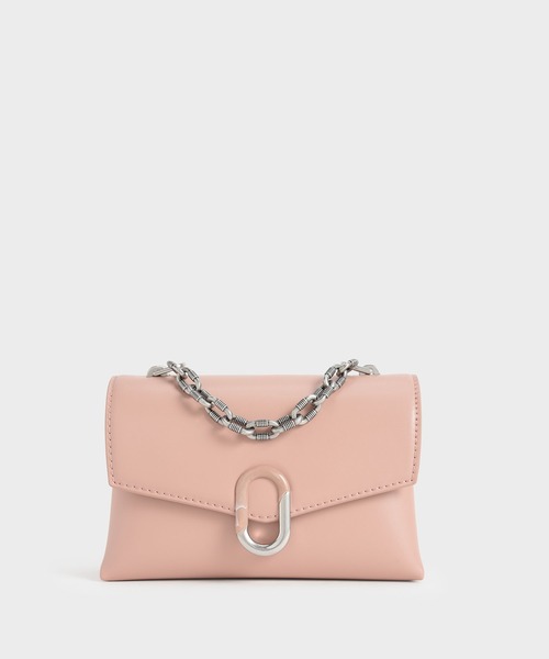 CHARLES & KEITH（チャールズ & キース）の「チェーンストラップ エンベロープクロスボディバッグ / Chain Strap