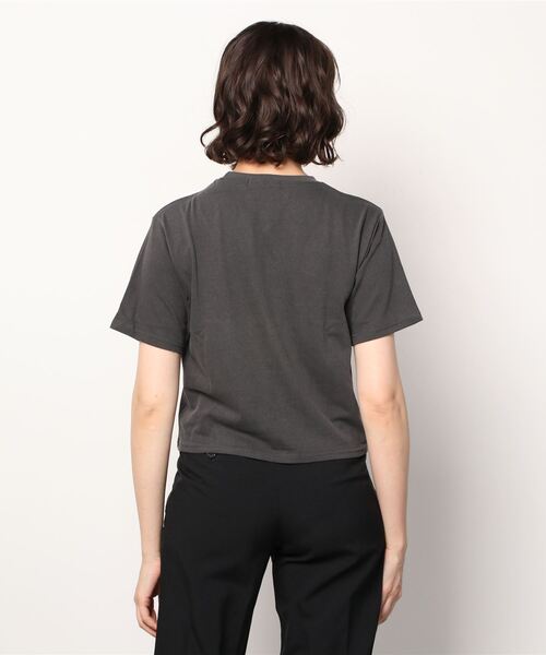 Figments（フィグメンツ）の「ワンポイントクロップドTシャツ（Tシャツ/カットソー・レディース・スミクロ/サックスブルー/グレー・FREE）」の5枚目の写真