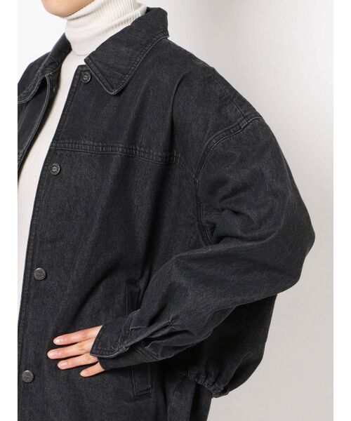 LAGUNAMOON（ラグナムーン）の「【CIMARRON】バックギャザーデニムジャケット（デニムジャケット・レディース・ブルー/ブラック・MEDIUM/SMALL）」の5枚目の写真