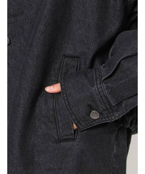 LAGUNAMOON（ラグナムーン）の「【CIMARRON】バックギャザーデニムジャケット（デニムジャケット・レディース・ブルー/ブラック・MEDIUM/SMALL）」の7枚目の写真