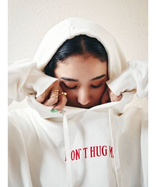 EVRIS（エヴリス）の「【AN&YURI×EVRIS】LOGO HOODIE（パーカー・レディース・ホワイト/ブラック/ブルー・FREE）」の8枚目の写真