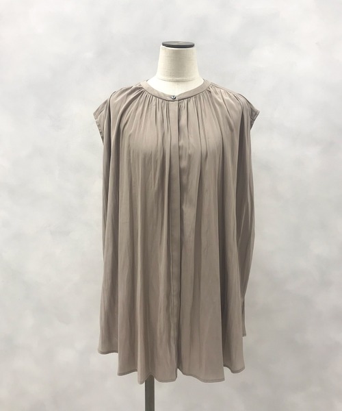 OUVRAGE CLASSE（ウヴラージュクラス）の「ギャザーノースリーブブラウス（シャツ/ブラウス・レディース・アイボリー/モカ/グレイッシュベージュ・FREE）」の22枚目の写真