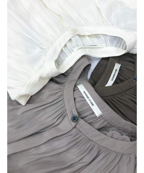 OUVRAGE CLASSE（ウヴラージュクラス）の「ギャザーノースリーブブラウス（シャツ/ブラウス・レディース・アイボリー/モカ/グレイッシュベージュ・FREE）」の6枚目の写真