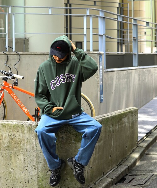 FREAK'S STORE(フリークスストア)の「WEB限定 GERRY COSBY×FREAK'S STORE/ジェリーコスビー 別注 ビッグシルエット カレッジロゴ プルオーバーパーカー/フーディー/刺繍(パーカー・メンズ・ブラック/ダークグリーン/ネイビー/杢グレー・SMALL/MEDIUM/LARGE/X-LARGE)」の19枚目の写真