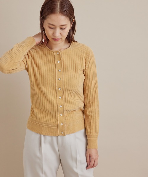 SALON adam et rope'(サロン アダム エ ロペ)の「【極上の肌ざわり】2WAYリブプルオーバー -CreamyCotton /クリーミーコットン-(カーディガン/ボレロ・レディース・ベージュ/オフホワイト/グリーン・FREE)」の7枚目の写真