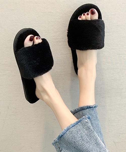 FREE BLUES（フリーブルース）の「あったか　ファースリッパ（ルームシューズ/スリッパ・レディース・ブラック/ライトピンク/キャメル/ライトパープル/グレイッシュブルー・MEDIUM/LARGE/SMALL）」の2枚目の写真