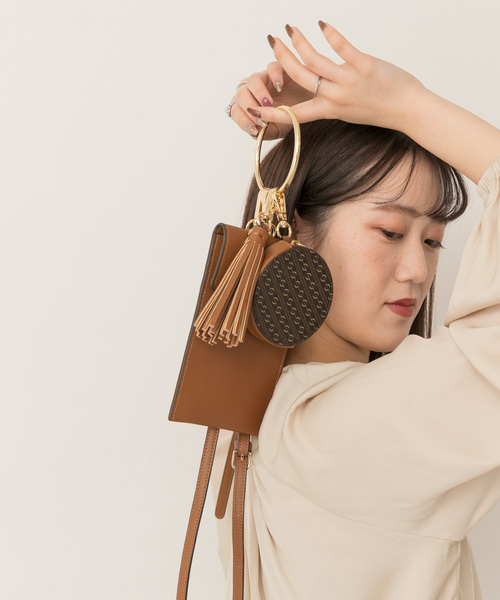 RODE SKO（ロデスコ）の「モノグラムリングマルチケース（ショルダーバッグ・レディース・ブラウン・ONE）」の4枚目の写真