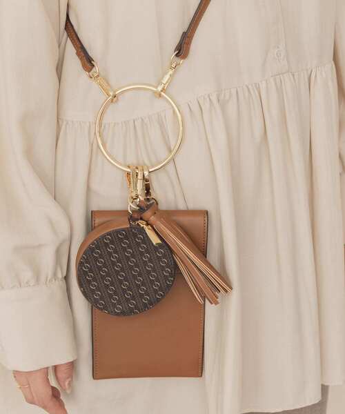 RODE SKO（ロデスコ）の「モノグラムリングマルチケース（ショルダーバッグ・レディース・ブラウン・ONE）」の8枚目の写真