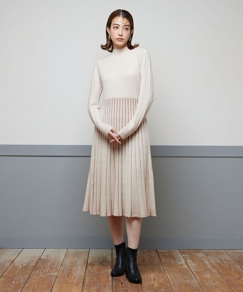 ketty(ケティ)の「チラ見せ配色で華やぎ エレガントニットワンピース ≪手洗い可能≫(ワンピース・レディース・ベージュ系その他/ブラック系その他/ワインレッド/ブルー系その他・M)」の9枚目の写真
