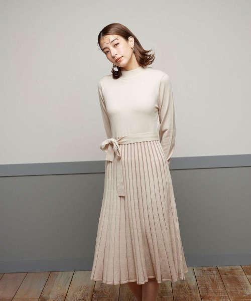 ketty(ケティ)の「チラ見せ配色で華やぎ エレガントニットワンピース ≪手洗い可能≫(ワンピース・レディース・ベージュ系その他/ブラック系その他/ワインレッド/ブルー系その他・M)」の7枚目の写真