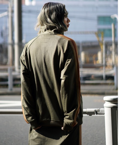 AVIREX（アヴィレックス）の「TRACK JACKET/ トラックジャケット（ジャージ・レディース・ホワイト/ブラック/オリーブ・MEDIUM/LARGE/X-LARGE/2XL）」の4枚目の写真