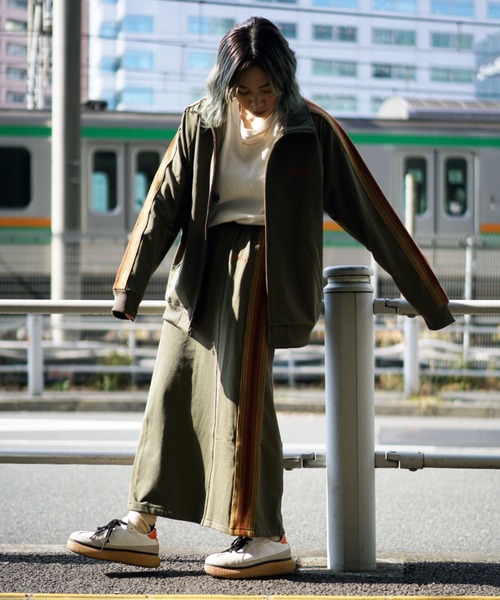 AVIREX（アヴィレックス）の「TRACK JACKET/ トラックジャケット（ジャージ・レディース・ホワイト/ブラック/オリーブ・MEDIUM/LARGE/X-LARGE/2XL）」の6枚目の写真