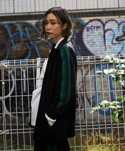 AVIREX（アヴィレックス）の「TRACK JACKET/ トラックジャケット（ジャージ・レディース・ホワイト/ブラック/オリーブ・MEDIUM/LARGE/X-LARGE/2XL）」の13枚目の写真