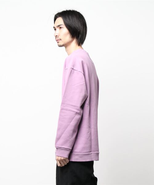 BENETTON (UNITED COLORS OF BENETTON)（ベネトンユナイテッドカラーズオブベネトン）の「ドロップショルダーラウンドネックスウェットトレーナー（スウェット・メンズ・ラベンダー/グレー・SMALL/MEDIUM/LARGE/X-SMALL）」の3枚目の写真