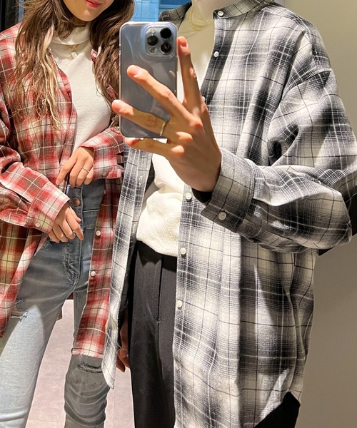 HEYUMM（ヘユム）の「オンブレチェックルーズバンドカラーシャツ（シャツ/ブラウス・レディース・ホワイト系その他/ブルー系その他/レッド系その他・ONE）」の2枚目の写真