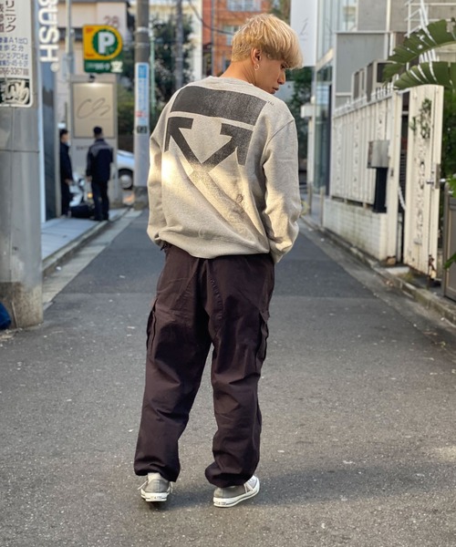 off white（オフホワイト）の「【OFF-WHITE】 オフホワイト メンズ DEGRADE ARROW C/N SWEAT デグラデ アローロゴ クルーネック スウェット ロングスリーブ 長袖 OMBA025F21FLE006（スウェット・メンズ・グレー・L/M/XL）」の5枚目の写真