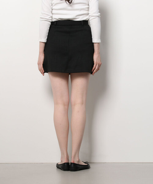 Figments(フィグメンツ)の「アシンメトリープリーツミニスカート(スカート・レディース・ブラック・MEDIUM/SMALL)」の11枚目の写真