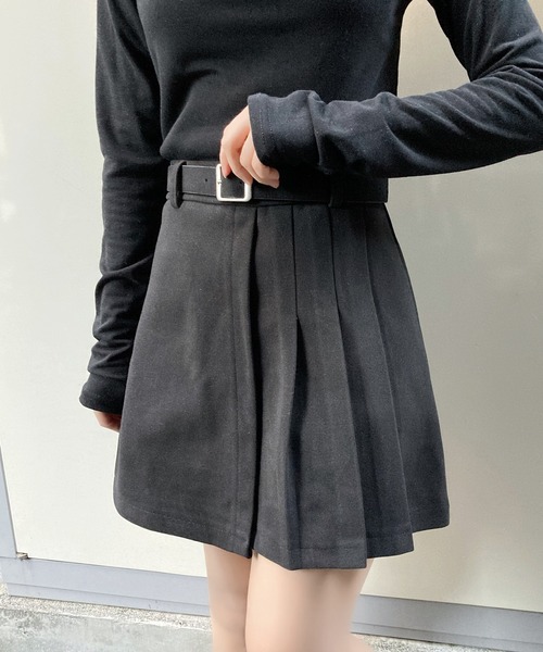 Figments(フィグメンツ)の「アシンメトリープリーツミニスカート(スカート・レディース・ブラック・MEDIUM/SMALL)」の1枚目の写真