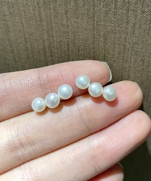 Futier land(フューティアランド)の「3パールチビピアス(ピアス(両耳用)・レディース・ゴールド・FREE)」の9枚目の写真