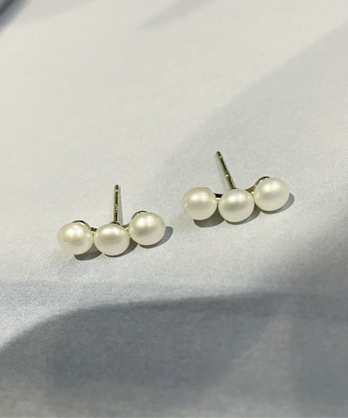 Futier land(フューティアランド)の「3パールチビピアス(ピアス(両耳用)・レディース・ゴールド・FREE)」の13枚目の写真