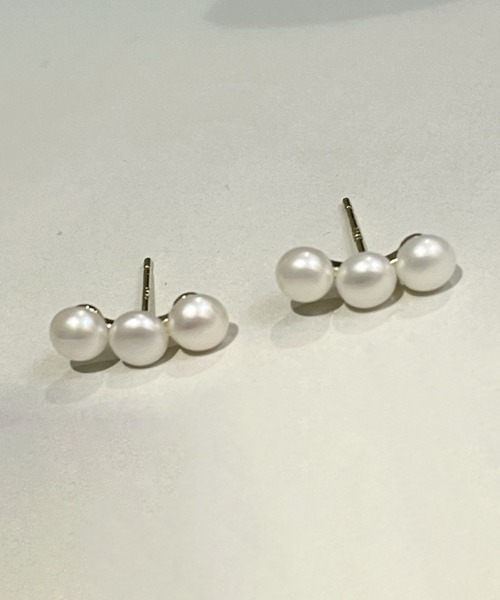 Futier land(フューティアランド)の「3パールチビピアス(ピアス(両耳用)・レディース・ゴールド・FREE)」の7枚目の写真