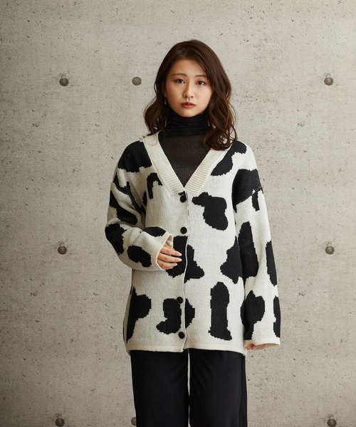 L.H.P(エルエイチピー)の「courage/クラージュ/総柄オーバーサイズシルエットニットカーディガン(カーディガン/ボレロ・レディース・グリーン/ブラック/パープル・FREE)」の5枚目の写真