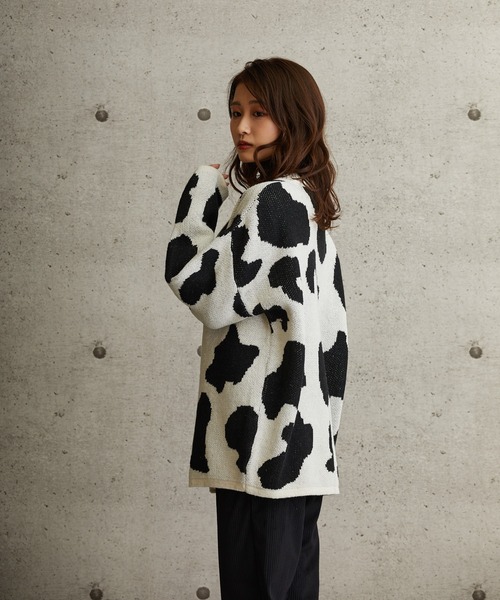 L.H.P(エルエイチピー)の「courage/クラージュ/総柄オーバーサイズシルエットニットカーディガン(カーディガン/ボレロ・レディース・グリーン/ブラック/パープル・FREE)」の8枚目の写真