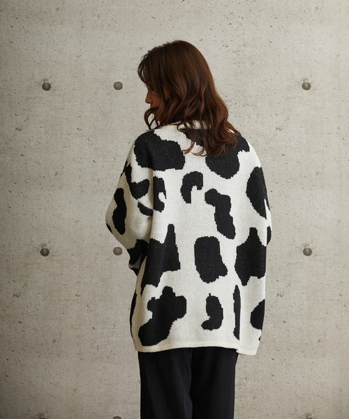 L.H.P(エルエイチピー)の「courage/クラージュ/総柄オーバーサイズシルエットニットカーディガン(カーディガン/ボレロ・レディース・グリーン/ブラック/パープル・FREE)」の9枚目の写真