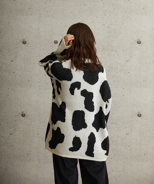 L.H.P(エルエイチピー)の「courage/クラージュ/総柄オーバーサイズシルエットニットカーディガン(カーディガン/ボレロ・レディース・グリーン/ブラック/パープル・FREE)」の11枚目の写真